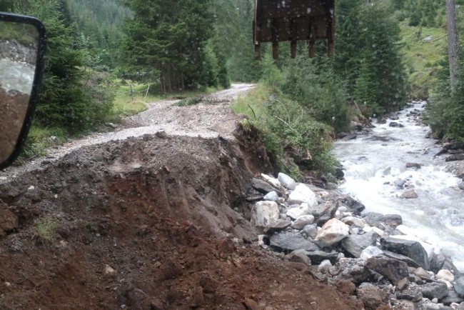 Wegsanierung in Kärnten nach Naturkatastrophe