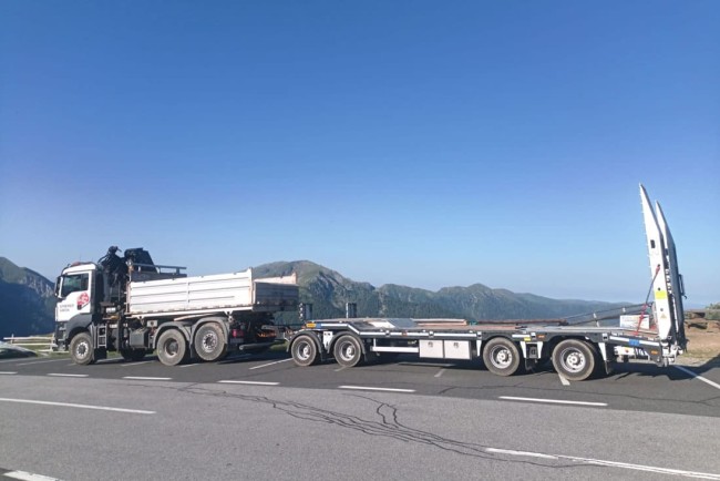 LKW MAN 3-Achs mit Gföllner Tieflader für Schwertransporte