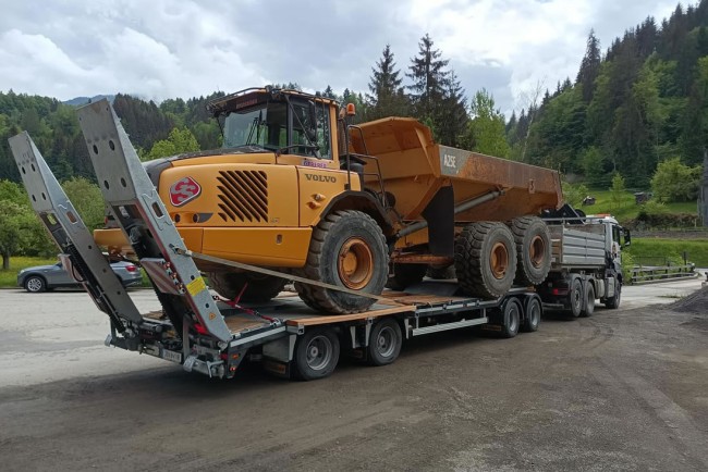 Abholung Bagger und Rücktransport nach Fertigstellung der Arbeiten